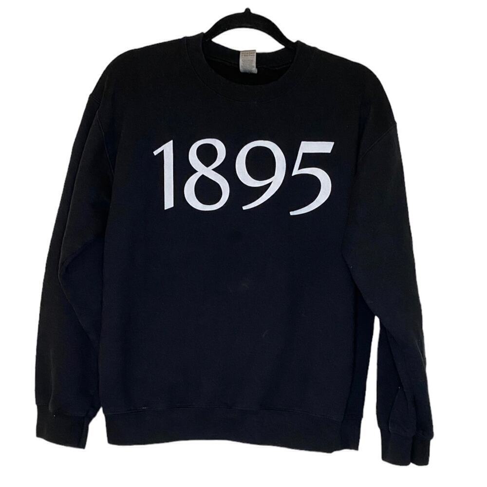 Chi Omega Sorority 1895 Black White Crewneck Fleece Sweatshirt Women’s Medium